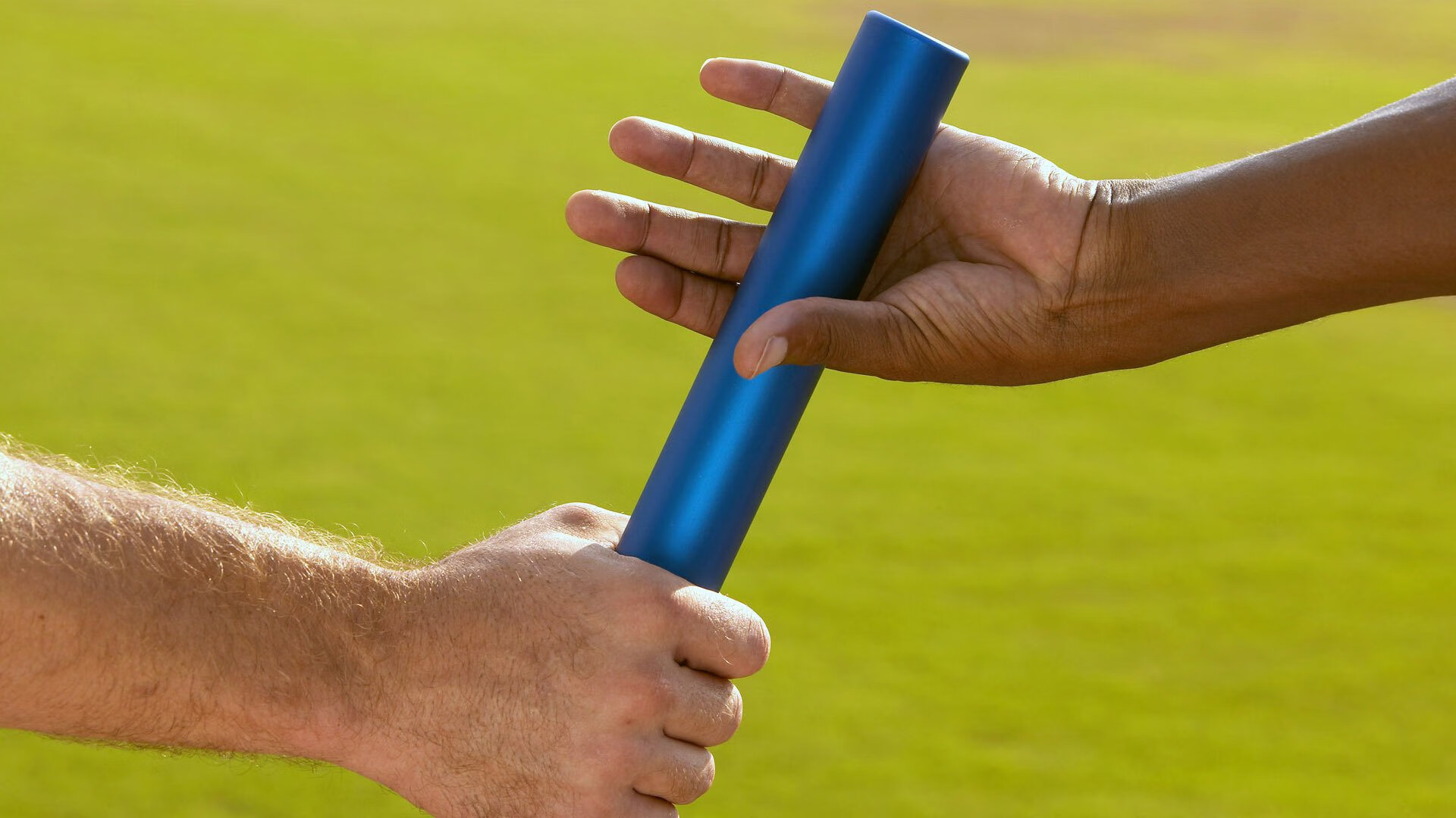 蝶泳新星闪耀全国锦标赛,破纪录表现引爆泳坛